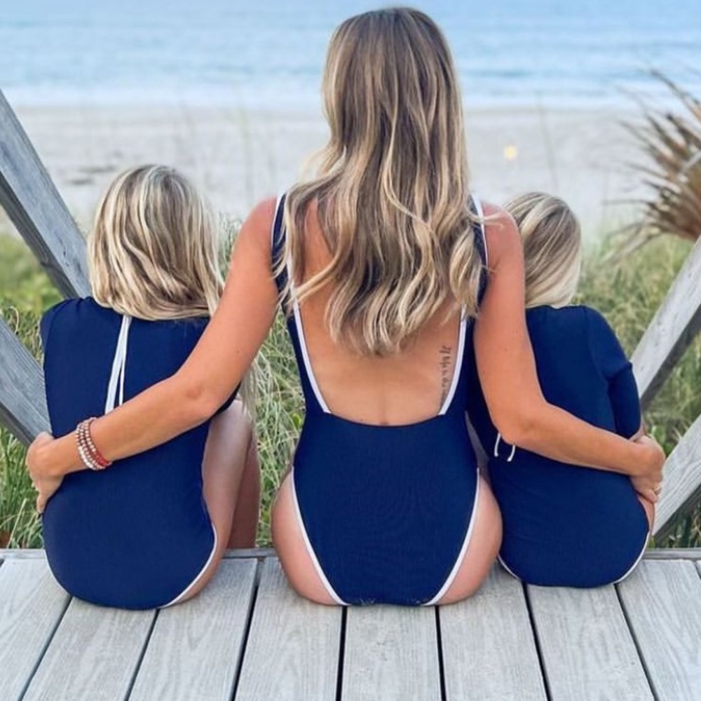 Lainsnow One Piece